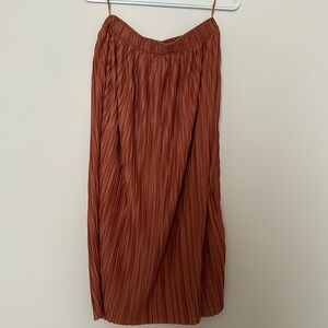 Uniqlo skirt with lining on the side